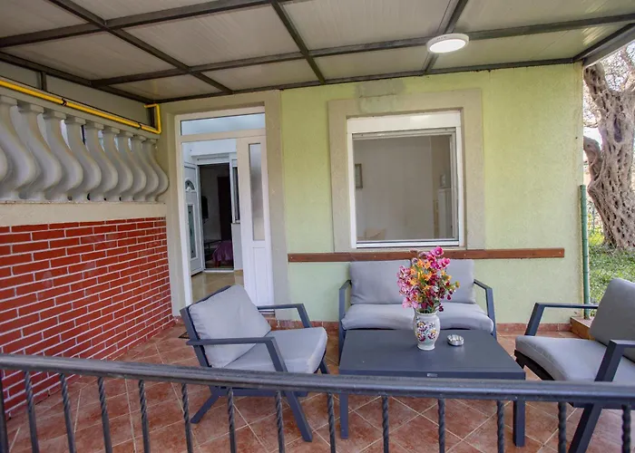 Apartments Oliva