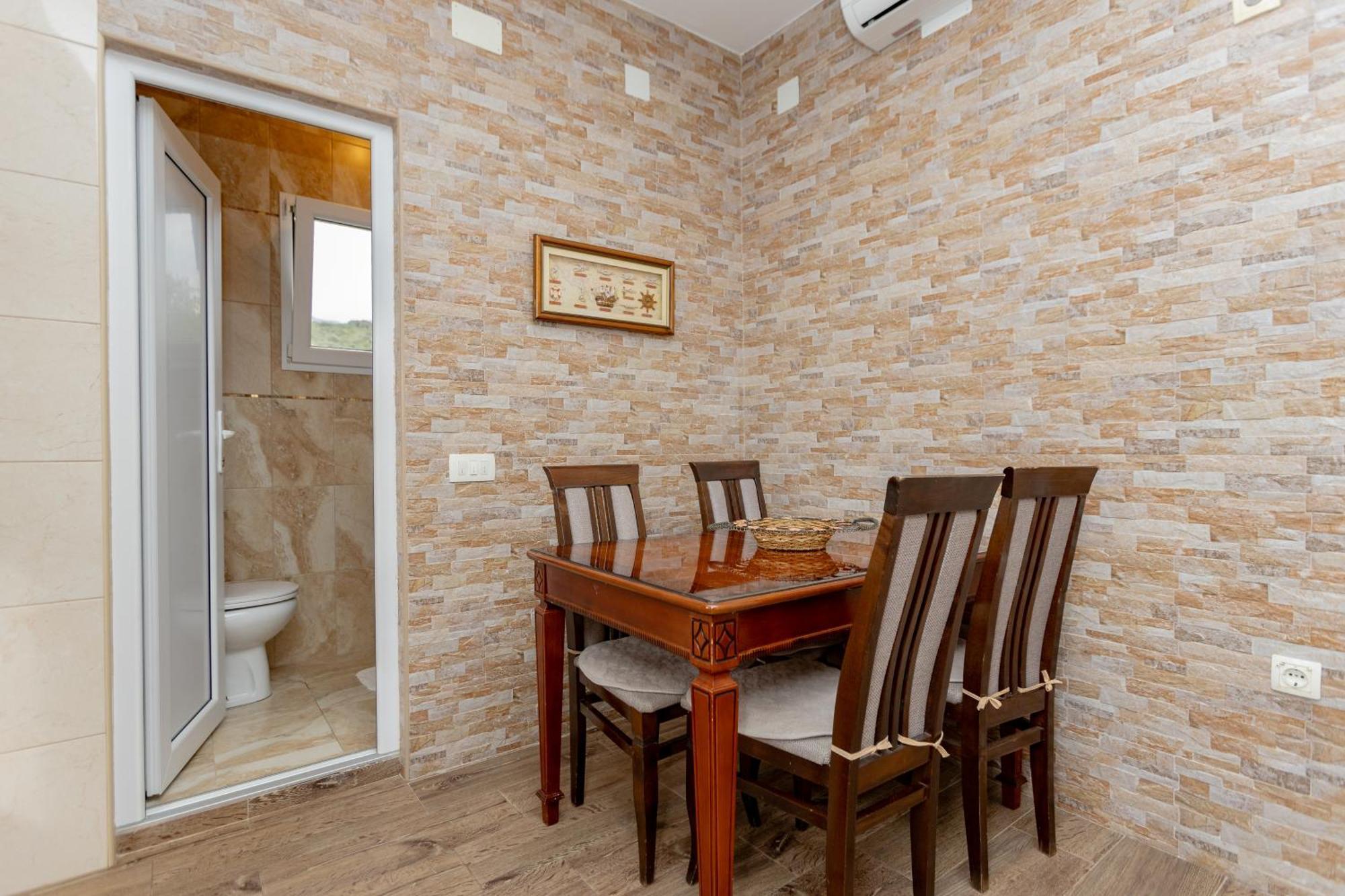 Oliva Apartment Utjeha