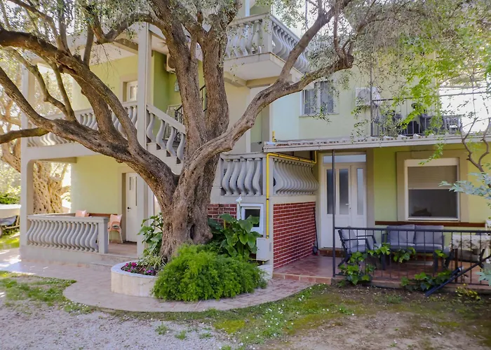 Apartments Oliva