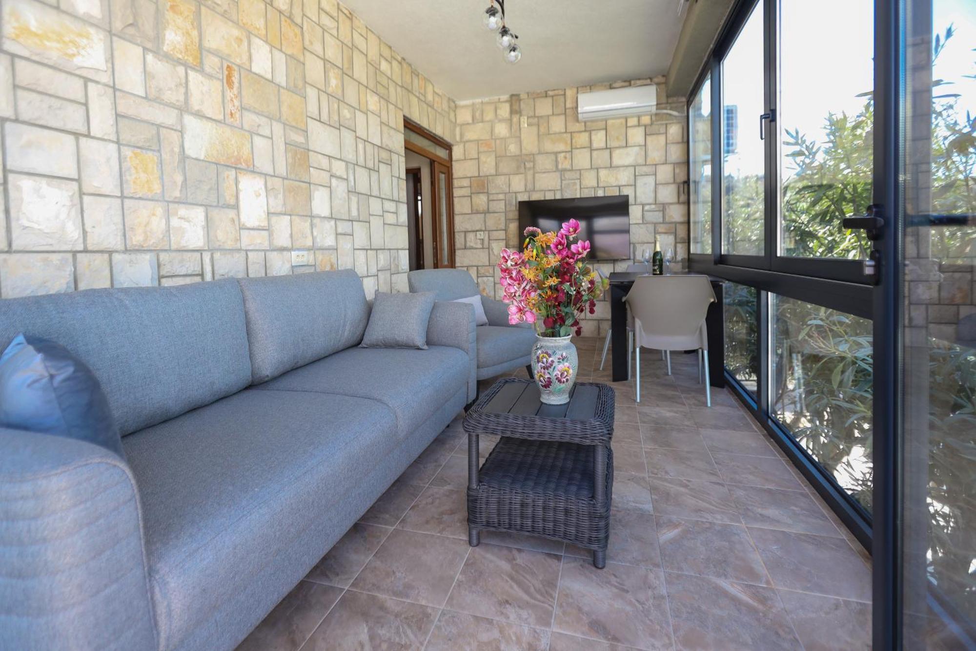 Oliva Apartment Utjeha